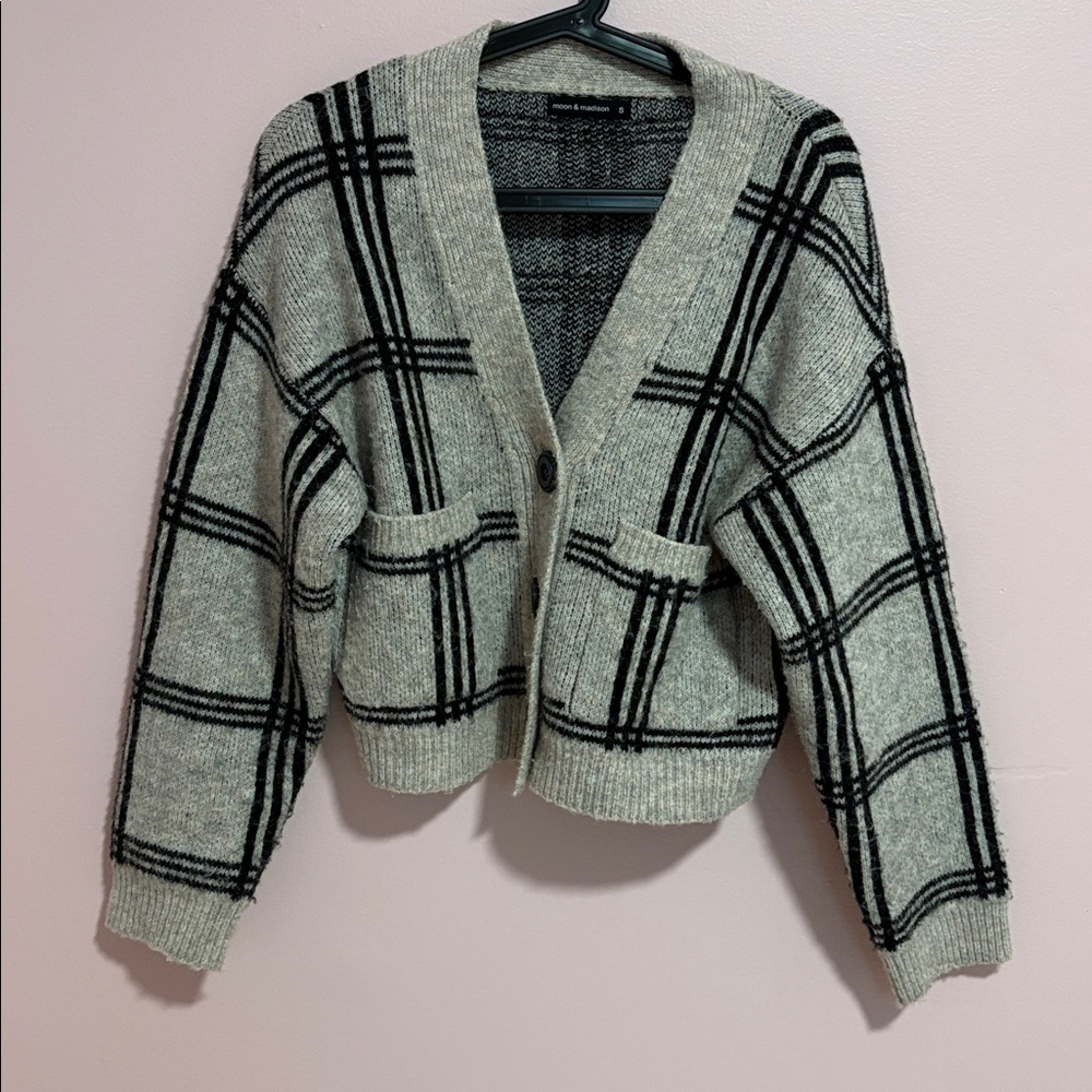 Moon & Madison Black and Cream Knit Cardigan